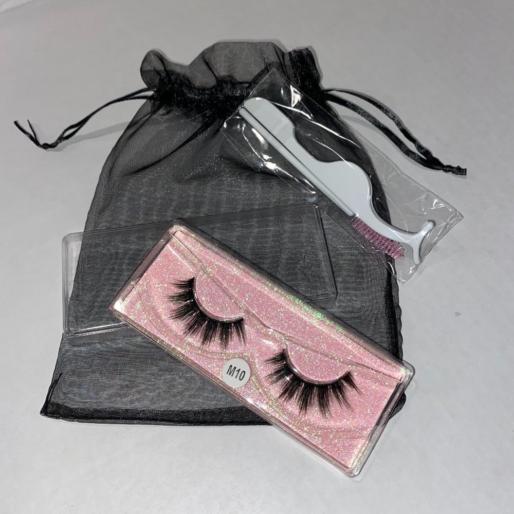 🌸FAUX 3D Mink Lashes w/applicator & brush‎